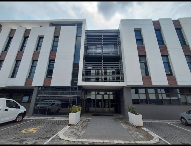 273M² OFFICE TO LET IN BRYANSTON